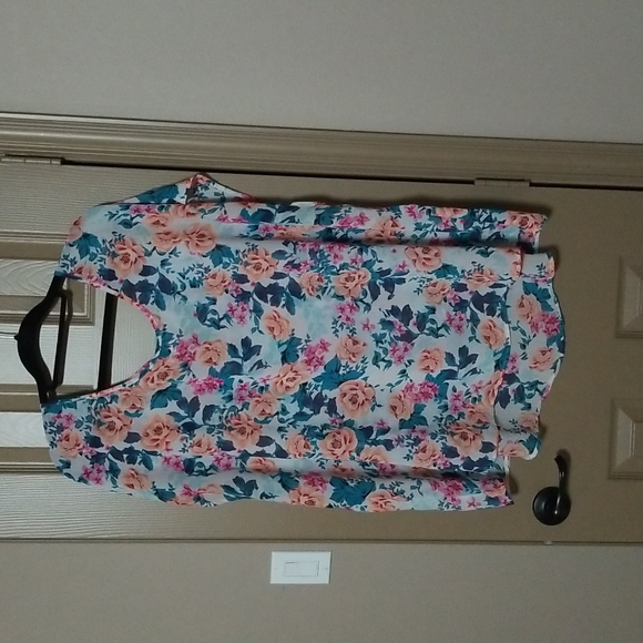 Floral Blouse - Picture 2 of 3